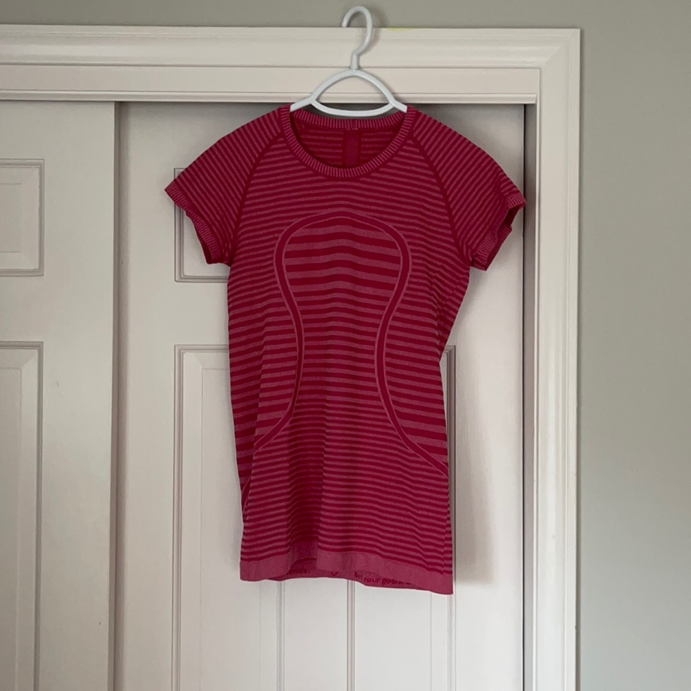 Lululemon Tee
